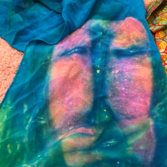 ☮️2 FREE!! BOGO!!!Vintage Silk Scarf Bundle - Picture 4 of 11